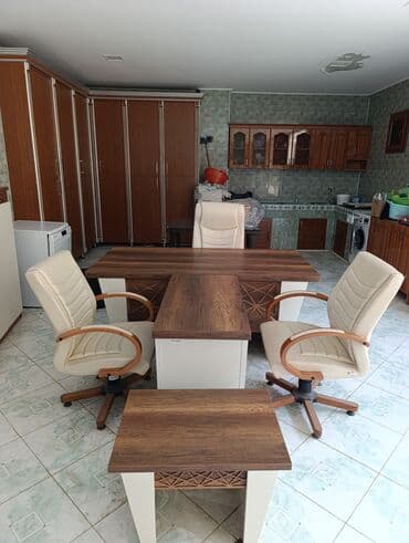 Ofis mebel dəsti Tərkibi: - L forması ilə birləşdirilmiş əsas iş