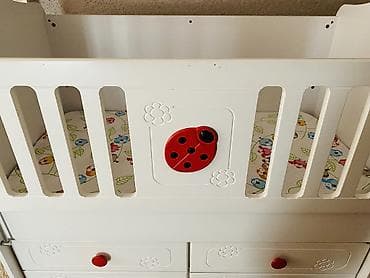 Beşiklər: Qız üçün, İşlənmiş, Dördbucaq, Beşik, Dəstsiz, Matras ilə, Yellənmə mexanizmsiz — 2