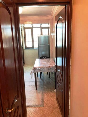 yeni guneslide satilan evler unvan az: Bakı, 3 otaqlı, Köhnə tikili, m. Sahil, 110 kv. m — 8