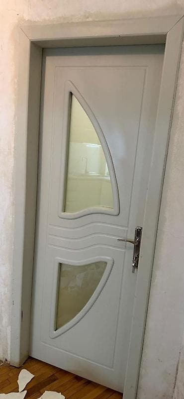 hamam kabina: Ağ rəngdə daxili qapı dəsti 3 qapı bir yerde 120 manat - Material — 2