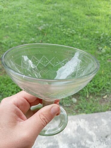 şüşə qapı: Qədəhlər, Şüşə, 4 ədədli dəst, İtaliya — 1