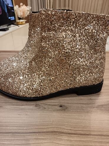 qadın bot: Ölçü: 43, Yeni — 1