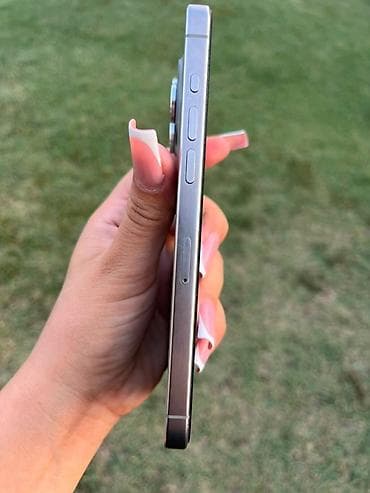 IPhone 15 Pro Max, 256 GB, Natural Titanium — 2