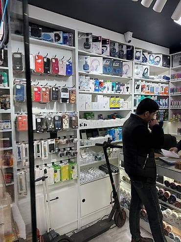 divar kitab refleri: Polkalar satılır vitlərin uzunluğu 3 metr hündürlüyü təxminən 2.50 az — 3