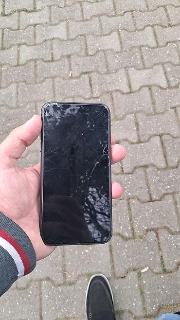 dinamik masin ucun: IPhone 11, Qara — 5