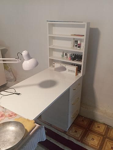 Düz masa, Siyirməli, Polkalı, Parlaq laminat, Kredit yoxdur