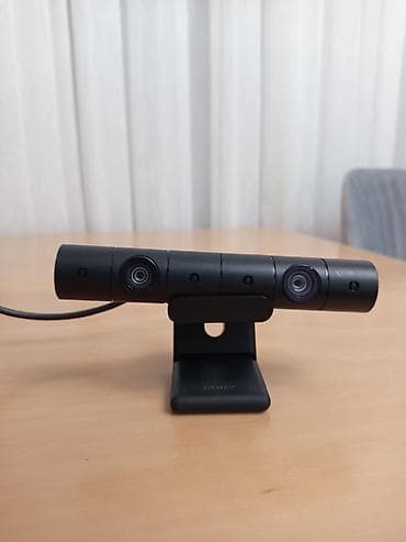 13 iphone mini: Sony PlayStation VR dəsti və PlayStation Camera. Ağ-qara rəngli VR — 5