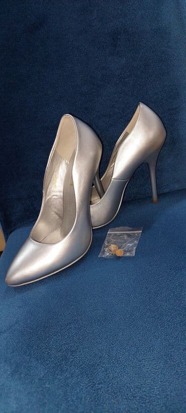 женские толстовки на молниями: Туфли, Размер: 37, цвет - Серебристый, Новый — 1