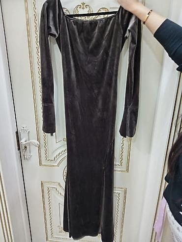 Baş geyimləri: Məhsul: Qadın məxməri geyim - Model: Uzun gecə/libas tipli don - — 2