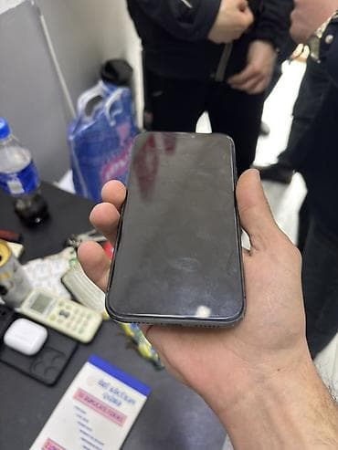 IPhone 11, Qara, Face ID — 4