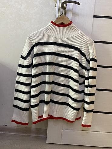 Kişi ayaqqabıları: Zolaqlı sviter - Rəng: krem-ağ fon üzərində qara eninə zolaqlar — 1