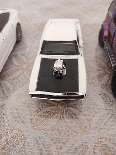Məhsul: Kolleksiya üçün metal die-cast model avtomobillər (1:24 və — 10