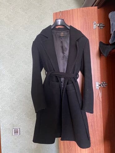 qadın üçün toxunma kardiqanlar: Qadın palto - Uzunluq: dizə yaxın orta uzunluq - Qalın, isti parça; — 1