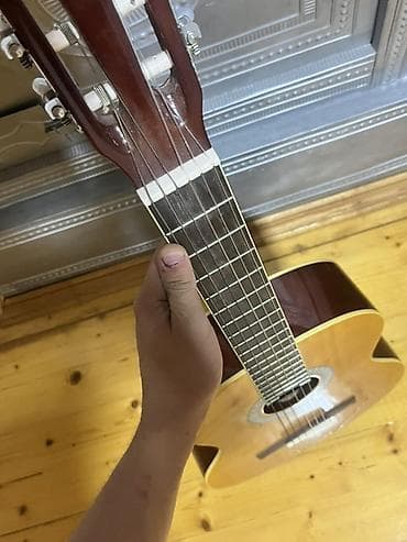 gitara satisi: Klassik akustik gitara - Korpus: klassik forma, parlaq cilalı, ikiqat — 2