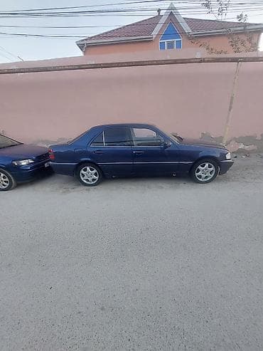 Mercedes-Benz C-Sinif sedan (W202), tünd mavi rəng. - Kuzov: 4 qapılı — 3