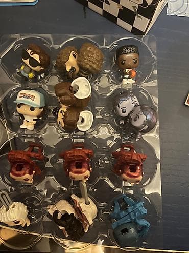 oyuncağ silah: Stranger thibgs kinder joy yumurta figurlari satilir her biri 7 azn — 3