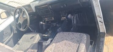 диски на рено кангу: VAZ (Lada) Niva 4x4, 3 qapılı, ağ rəng. Xüsusiyyətlər: - Tam — 8