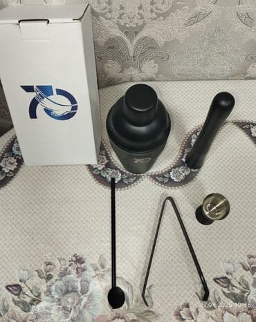 çistka qaşığı: Kokteyl hazırlama dəsti – qara rəngli, paslanmayan poladdan. Dəstdə — 5