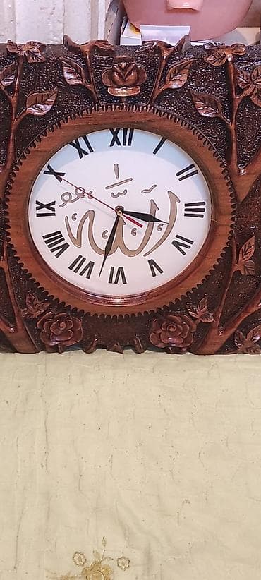 saat edifice: Divar saatları, Saniyə əqrəbi — 1