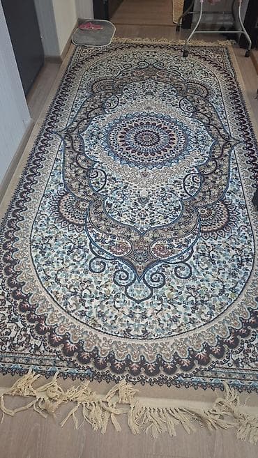 antik kamera: Xalça – klassik şərq üslubunda, mərkəzdə medalyon kompozisiyalı — 3