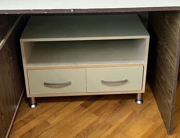 продается мед: Прямой ТВ стенд, С полками, Ламинат — 1