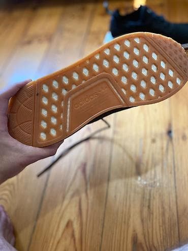 Мужская обувь: Adidas Originals NMD R1 kişi idman ayaqqabısı - Rəng: qara üst, ağ — 7