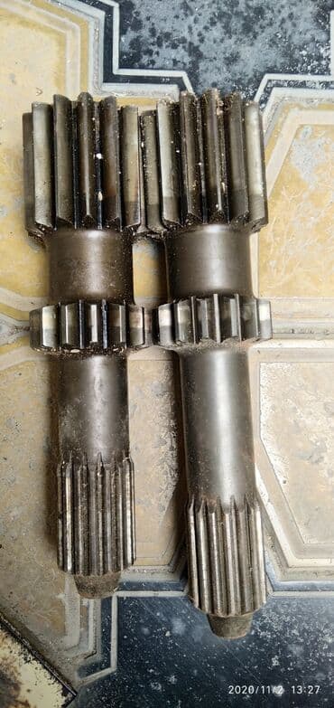 bekalator ekskavatör hidromek satisi: New Holland traktor arxa paloslar — 1