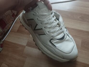 adidas qaçış üçün qadın krossovkaları: Ağ rəngli idman ayaqqabısı - Üst material: yumşaq sintetik dəri — 3