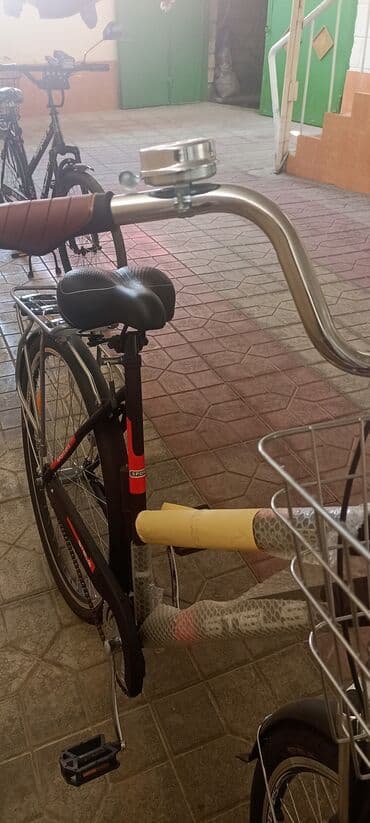 velosiped 2 ci əl: Yeni Şəhər velosipedi 28", sürətlərin sayı: 1, Ünvandan götürmə — 4