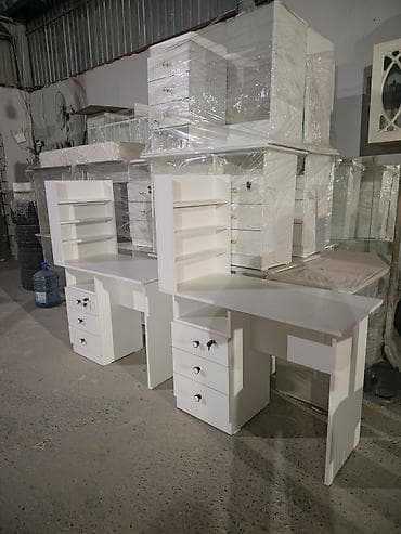 plasmas masa: Künc masa, Stulsuz, Polkalı, Siyirməli, Rusiya, Sadə laminat — 4