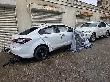 kia rio turbo: Kia Cerato (ağ rəng, sedan) – ehtiyat hissələri üçün Avtomobil tam — 3