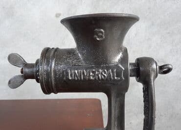 qədim əşyaların alışı: Əntik əl ətçəkəni, 127 illik, Universal No 3. 10.12.1897-ci il — 8