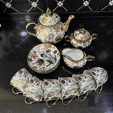 Porcelain çay dəsti – zərif qızılı naxışlı Tərkibi: - Çaydan