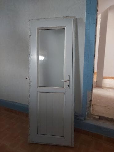 şuşe qapi: PVC giriş/qapı yarpağı və çərçivəsi - Material: ağ rəngli PVC profil — 5