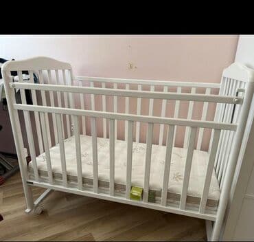 Oğlan və qız üçün, Dördbucaq, Beşik, Matras ilə, Yellənmə mexanizm ilə