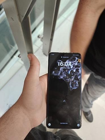 philips xenium x525: İşləyir ama ekranı arxa şüşəsi çatdı — 1