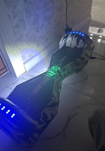 Qrafiti dizaynlı balans skuter (hoverboard) - 6.5" təkərlər, yanlarda — 5