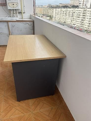 İşlənmiş, İşçi üçün, Dördbucaq masa lalafo.az -da İşlənmiş, İşçi üçün, Dördbucaq masa