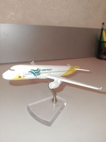 CEBU PACIFIC sərnişin təyyarəsi modelinin stolüstü maketi - Hava — 3