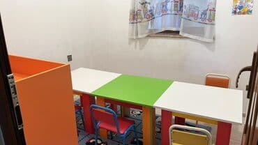 metbex mebeli ustunde: Açılmayan, Dördbucaq masa — 2