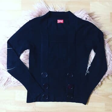 yundan kişi sviterləri: Razmer:38-40-42(M-L-XL) Uzunluq:57 Qol: 60 Eni:88+ Istehsal:U.S.A — 2