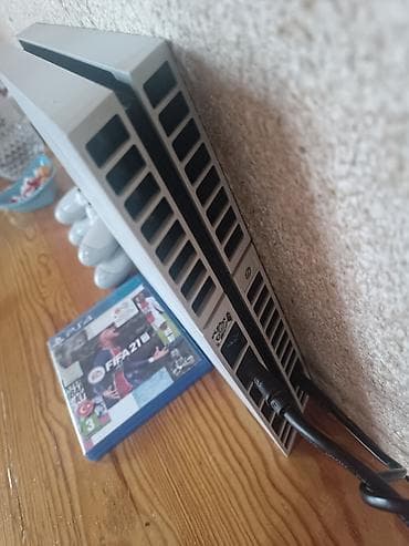 playsta: PlayStation 4 (ağ rəng) komplekt - Konsol: Sony PlayStation 4, ağ — 4