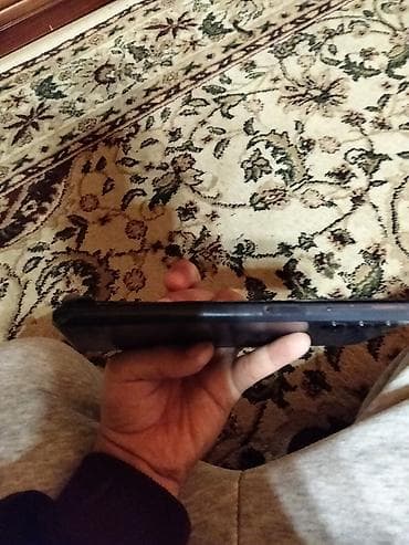 Video oyunlar və konsollar: Məhsul: Android smartfon Xüsusiyyətlər və görünən detallar: - Ekran — 2