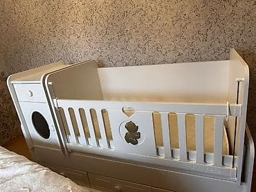 manej besik: Oğlan və qız üçün, İşlənmiş, Dördbucaq, Beşik, Matras ilə, Yellənmə mexanizm ilə — 1