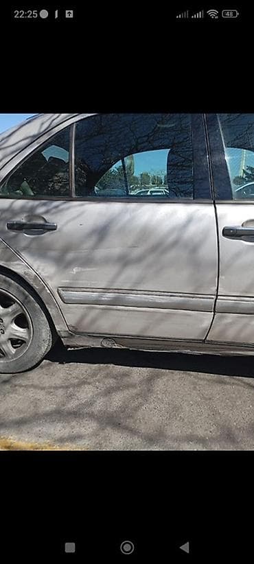mersedes 1 8: Mercedes‑Benz E‑Class (W210) sedan - Kuzov: 4 qapılı sedan, gümüşü — 2