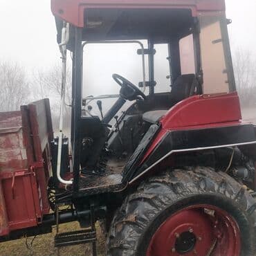 Traktor və qoşqu komplekti - Kabinəli, tam metal korpuslu traktor –