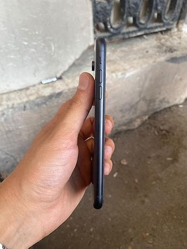 iphone xs pro max: IPhone Xr, 64 GB, Qara, Face ID — 3