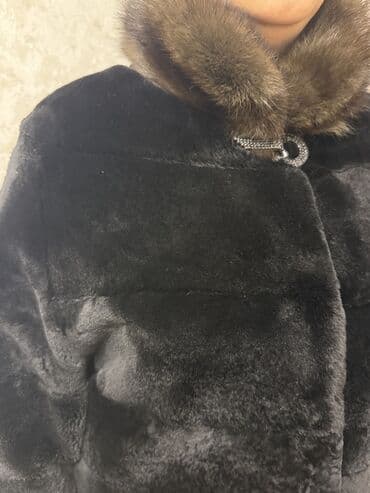 aslan pencesi qiymeti: Qadın kürkü
Original, İtaliyadan alınıb
40 ölcü
Az geyinilib — 4