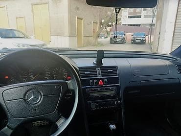 polsa masin bazari: Mercedes-Benz C-Class: 2 l | 2000 il Sedan — 7