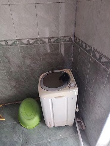 stullar ev ucun: 2 otaqlı mənzil – mətbəx və zal mebelli - Geniş mətbəx: taxta fasadlı — 8